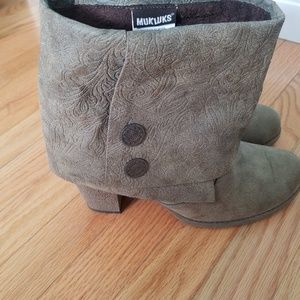 Grey / brown muk luck booties 10